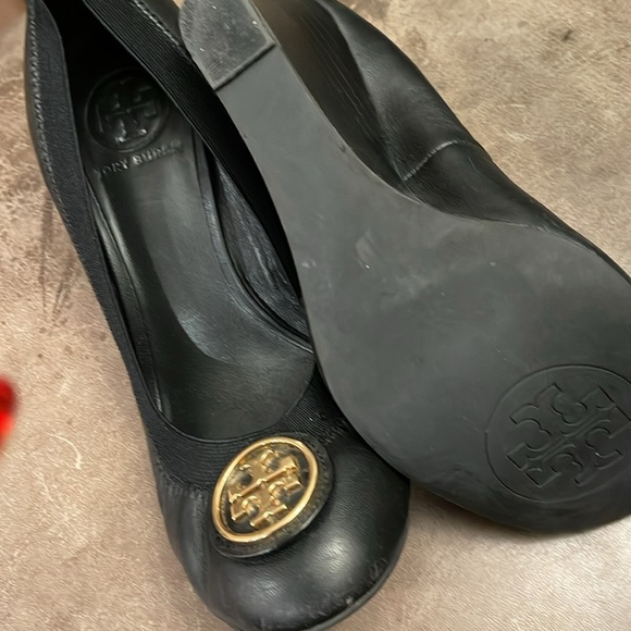 Tory Burch Wedge Heels size 8 - Picture 3 of 5